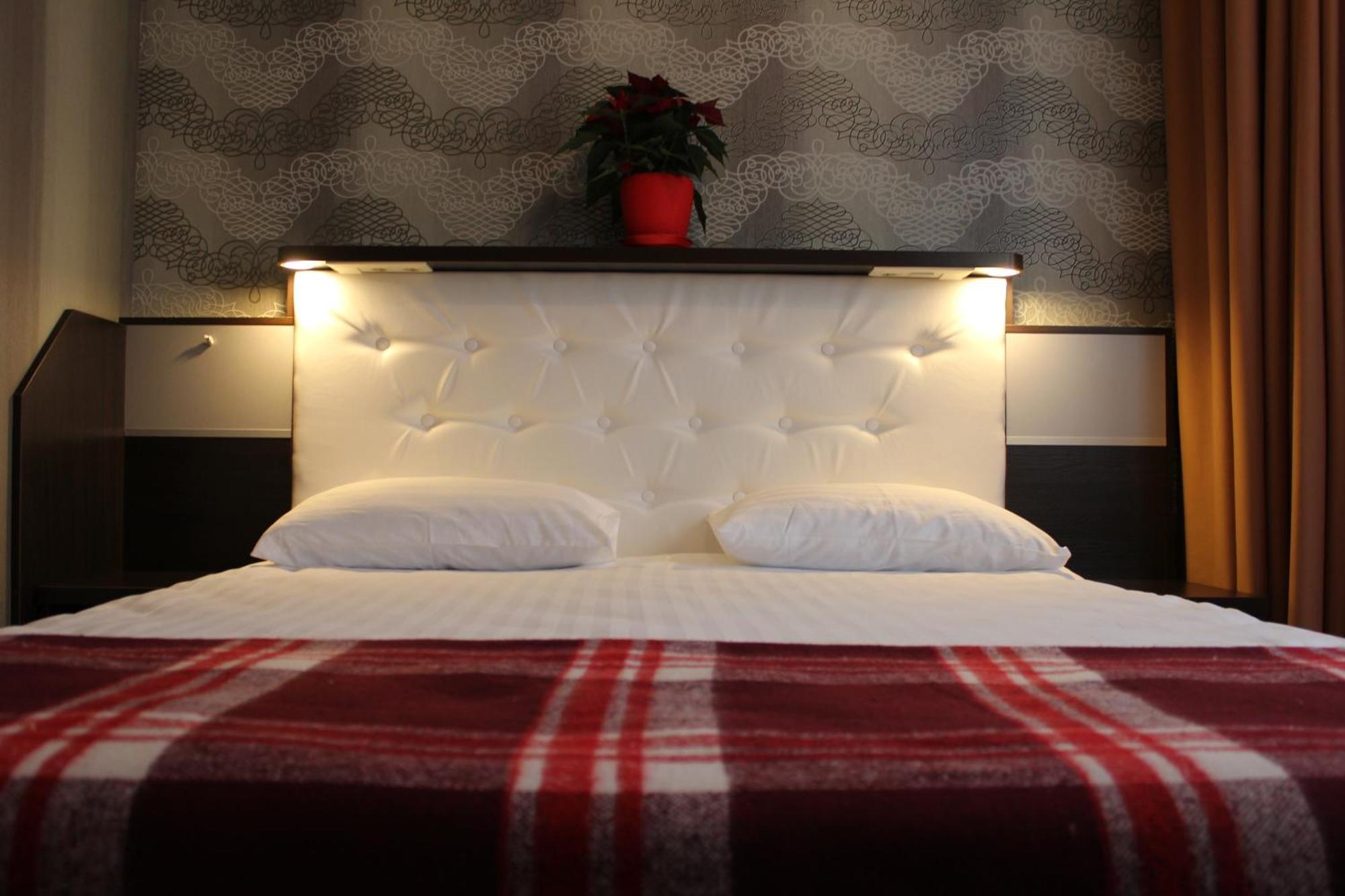 Kiev 365 Park Hotel Sofiivska Borshchahivka Room photo